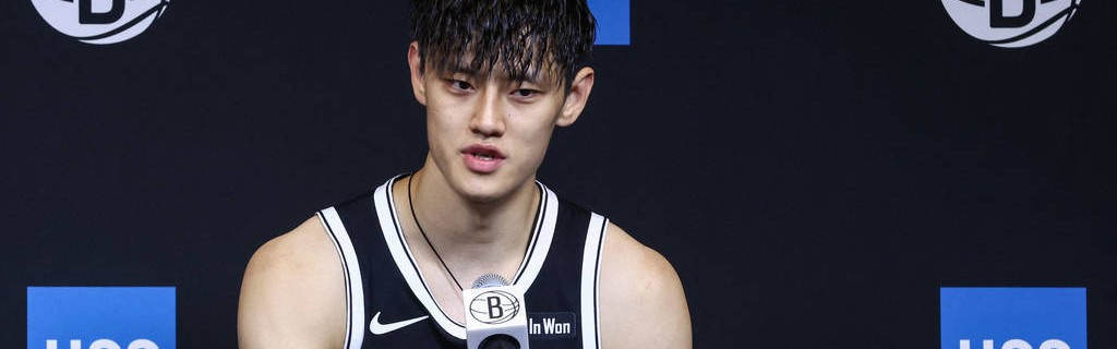 曾凡博没上场！媒体人:教练考虑饭碗 队友关心合同