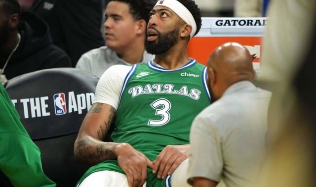 名记：安东尼戴维斯会在交易截止日前被交易