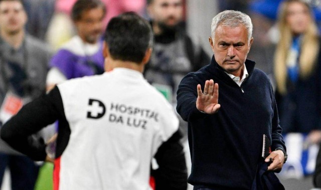 穆里尼奥重回波尔图遇冰火两重天：葡萄牙国家德比平局是赚是亏？