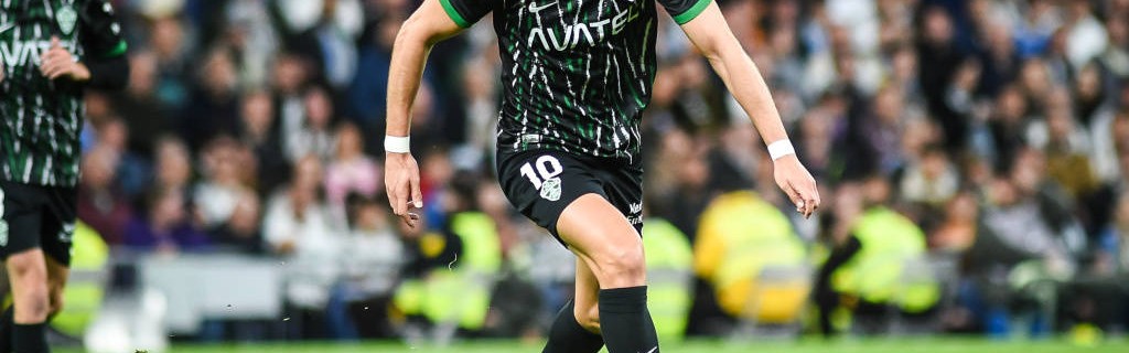 西甲保级生死战火爆来袭：埃尔切vs瓦伦西亚门票秒罄，球迷热情点燃战火！