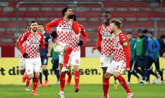 德甲法甲焦点战前瞻：朗斯坐拥主场优势，圣保利与科隆殊死较量