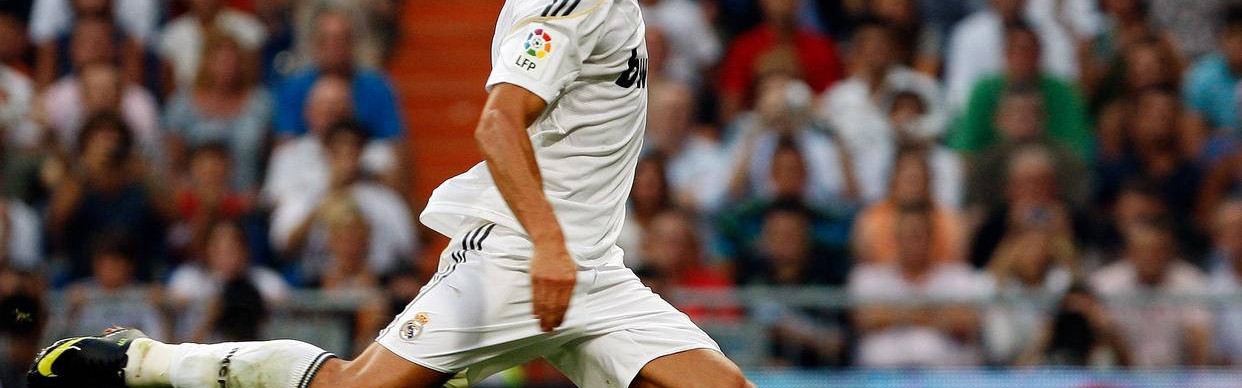 欧冠赛场上的任意球大师：C罗领先群雄