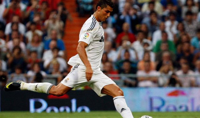 欧冠赛场上的任意球大师：C罗领先群雄