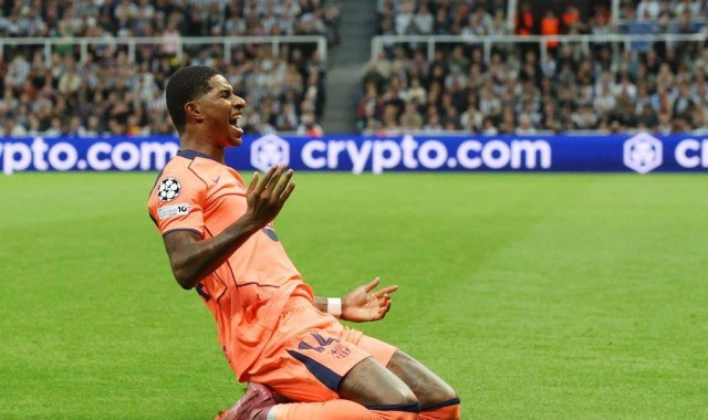 曝巴萨想延长拉什福德租借期 曼联：不花钱买断就送回