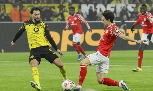 随着美因茨0-4，德甲争冠白热化：拜仁领先优势缩小至3分