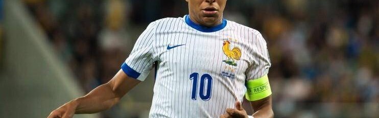 西甲最新消息，一天内，巴萨官宣莱万离队，姆巴佩因伤缺席世预赛