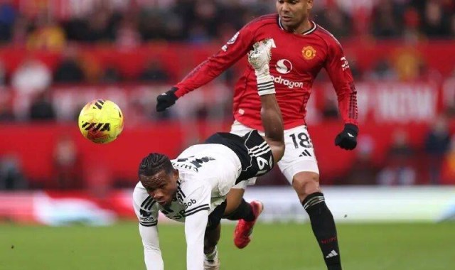 10场逆袭！卡里克“转正”稳了？曼联这波操作赚翻了