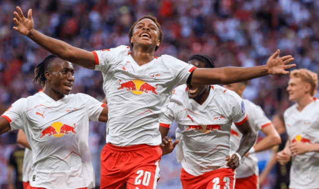 德甲最新积分战报：汉堡首胜，拜仁轰4球，莱比锡3连胜