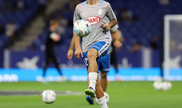 西甲赛场再现不和谐音符，球迷文化亟待反思