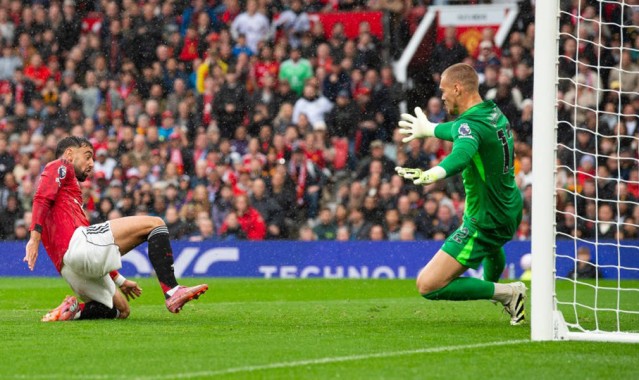 B费200场百球阿莫林盛赞！曼联新帝星板凳坐穿，曝拉爵欲用他换皇马悍将